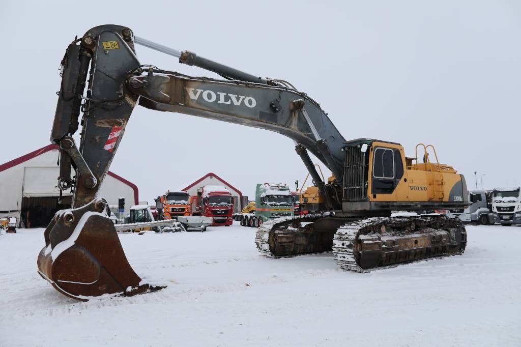 2007 Volvo EC700BLC crawler excavator, side profile view 2007 Volvo EC700BLC crawler excavator, side profile view