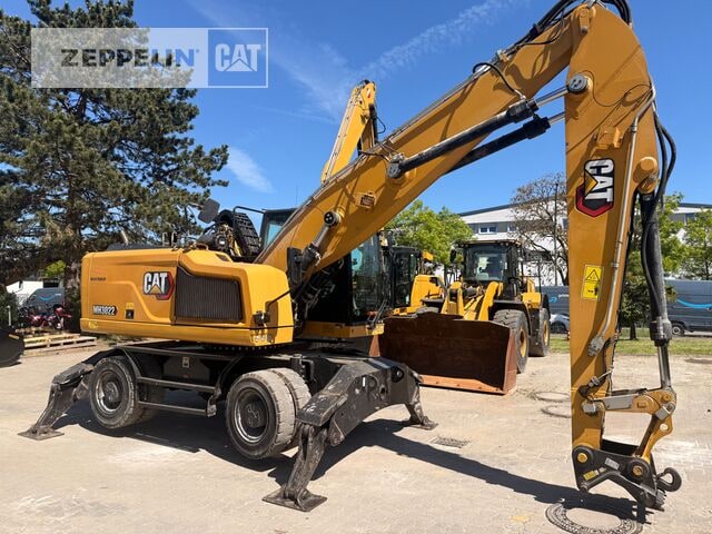 2020 Caterpillar MH3022-06C material handler, side view