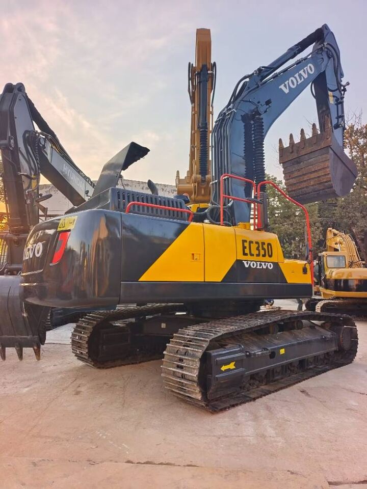 2024 Volvo EC350 crawler excavator, rear three-quarter view 2024 Volvo EC350 crawler excavator, rear three-quarter view