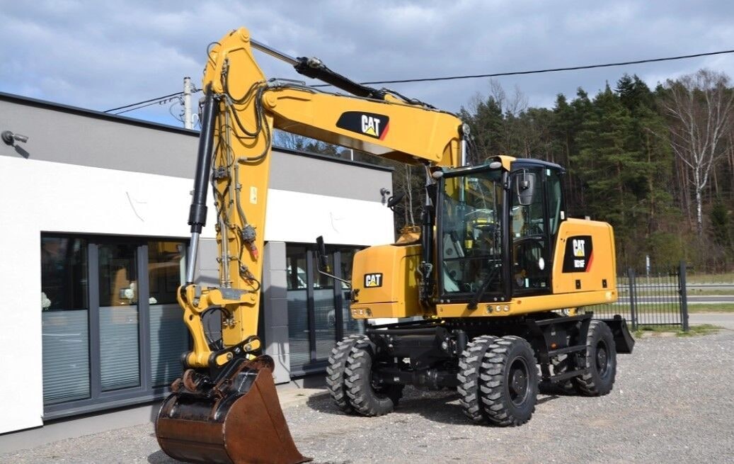 2020 Caterpillar M316F wheel excavator, front three-quarter view 2020 Caterpillar M316F wheel excavator, front three-quarter view