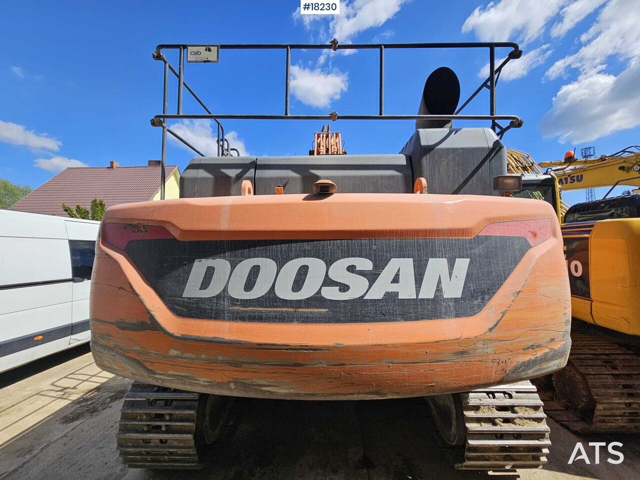 2015 Doosan DX500LC-5 crawler excavator, rear view 2015 Doosan DX500LC-5 crawler excavator, rear view