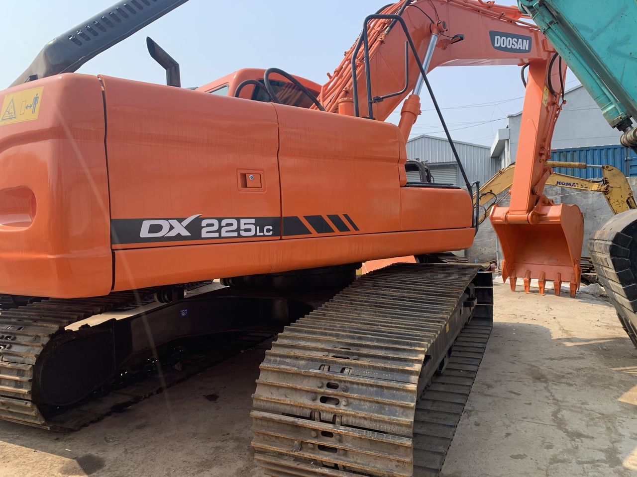 2016 Doosan DX225LC crawler excavator side view 2016 Doosan DX225LC crawler excavator side view