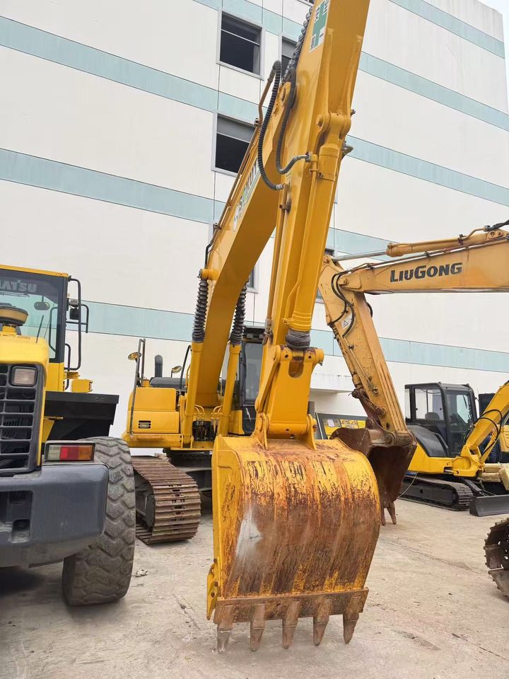 Escavadora de rastos Komatsu PC200-8 2023, vista frontal