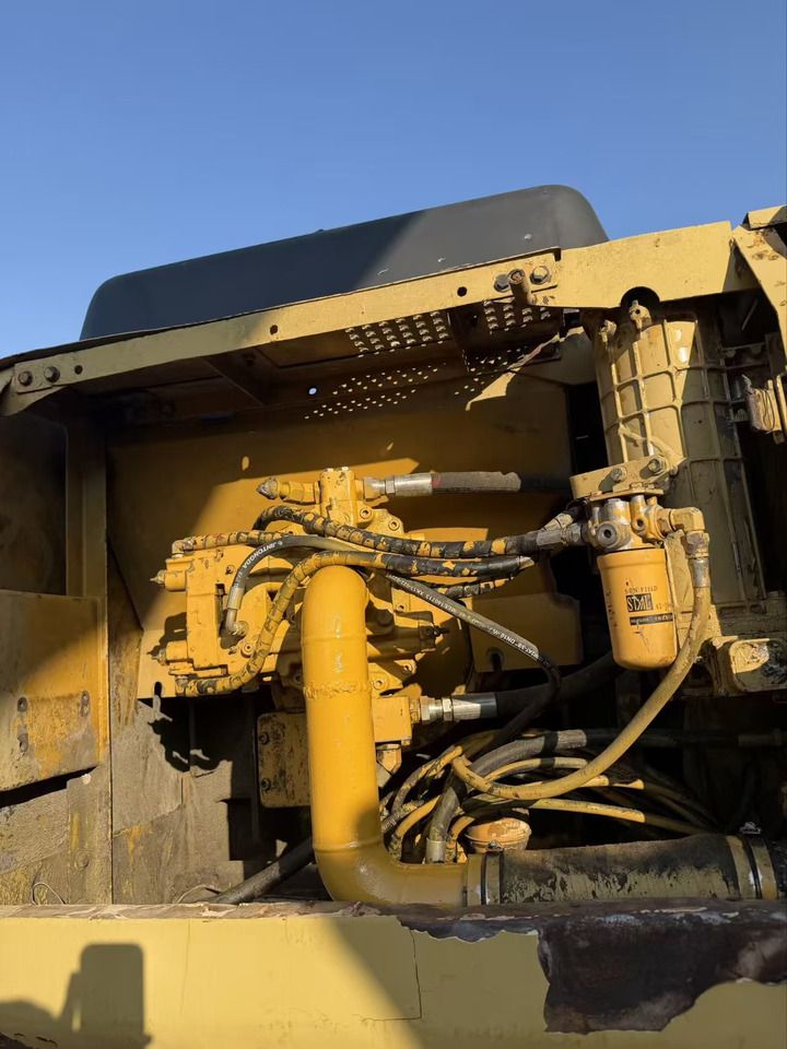 2023 Caterpillar 325B crawler excavator engine compartment view