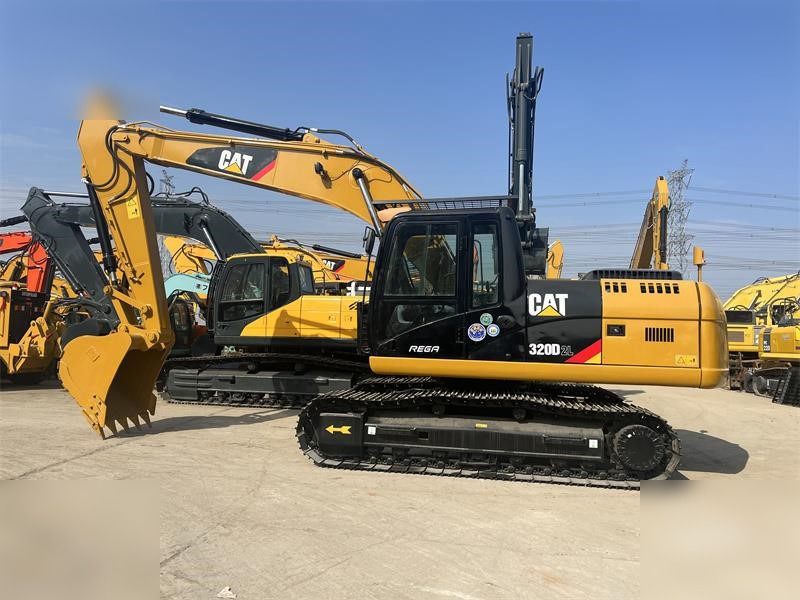2016 Caterpillar 320D2L Raupenbagger Seitenansicht 2016 Caterpillar 320D2L Raupenbagger Seitenansicht