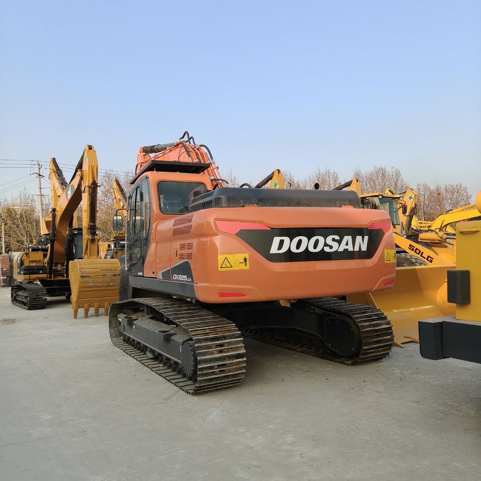 2024 Doosan DX225LCA Raupenbagger
