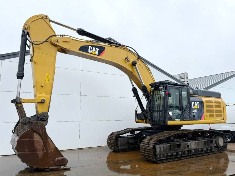 2015 Caterpillar 349EL crawler excavator, side view 2015 Caterpillar 349EL crawler excavator, side view
