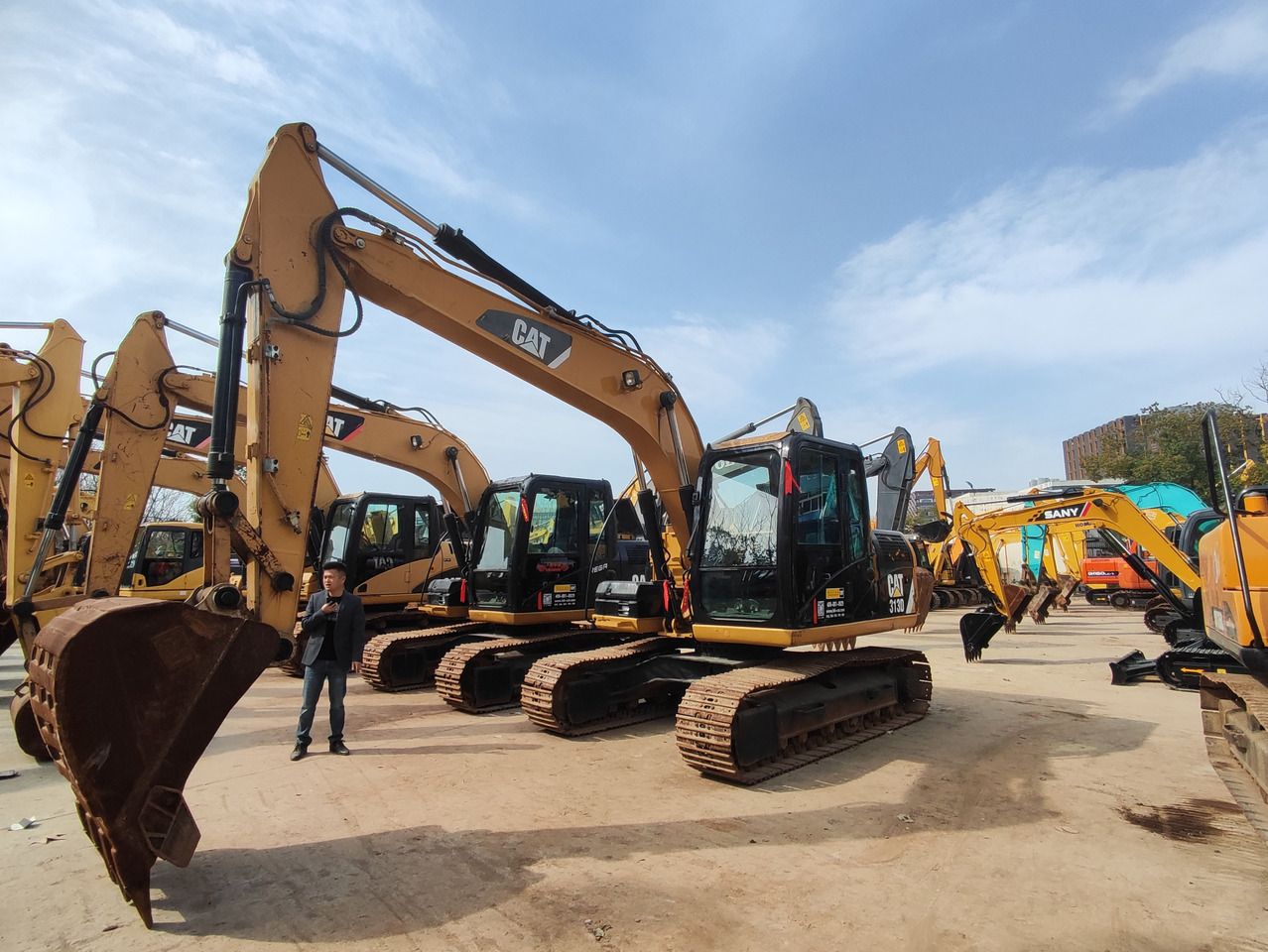 2011 Caterpillar 313D crawler excavator, side view
