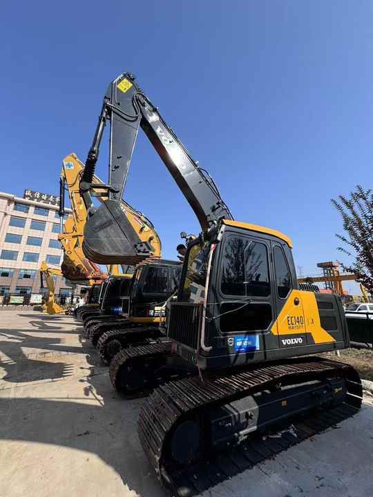 2023 Volvo EC140 crawler excavator, side view 2023 Volvo EC140 crawler excavator, side view