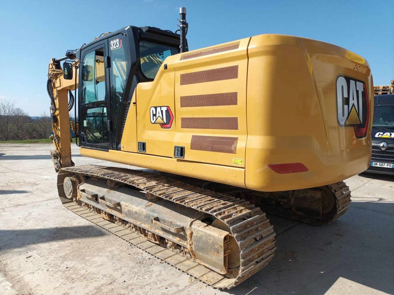 2020 Caterpillar 323 crawler excavator, rear three-quarter view 2020 Caterpillar 323 crawler excavator, rear three-quarter view