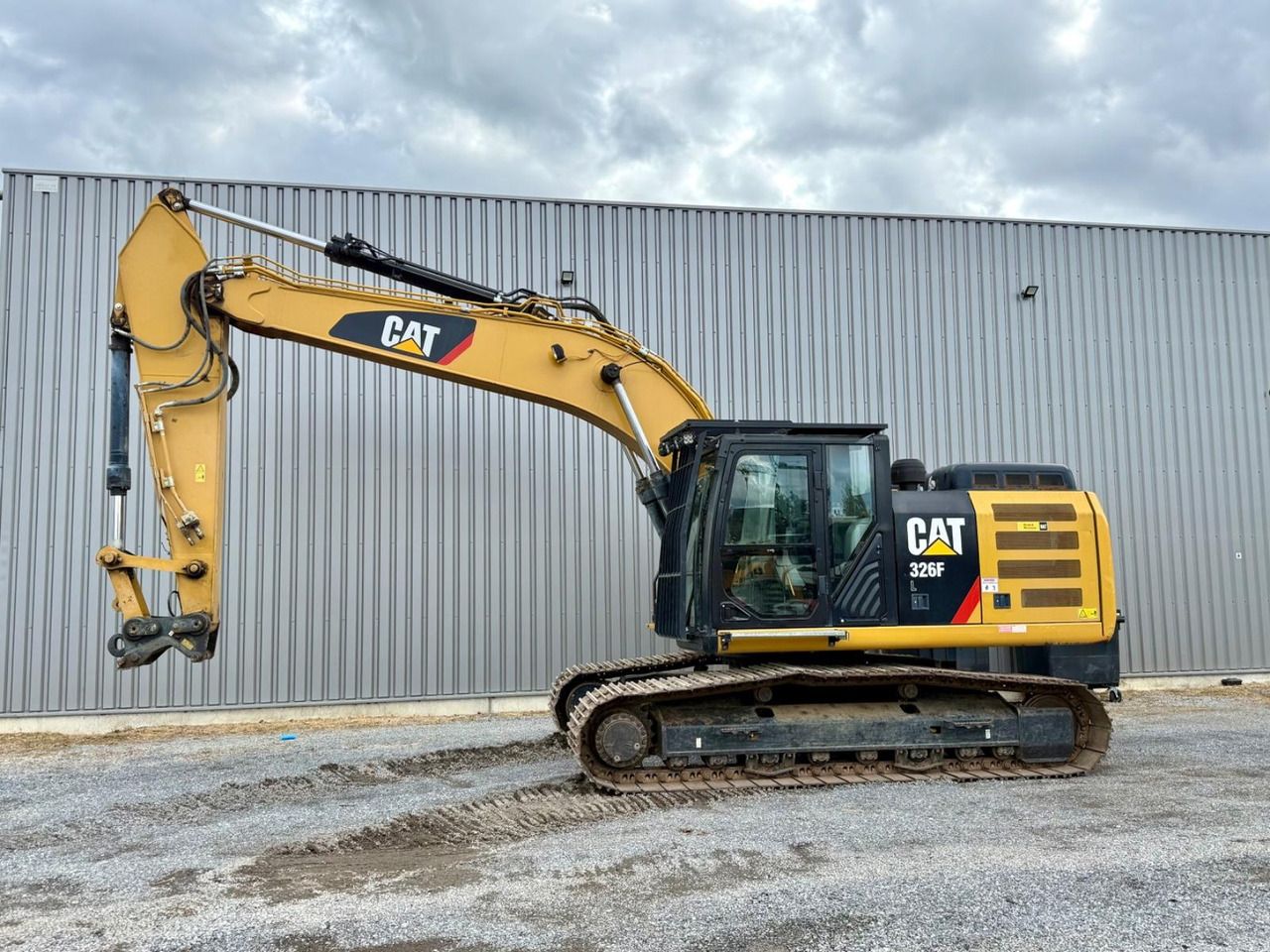 2019 Caterpillar 326FL crawler excavator, side profile view 2019 Caterpillar 326FL crawler excavator, side profile view