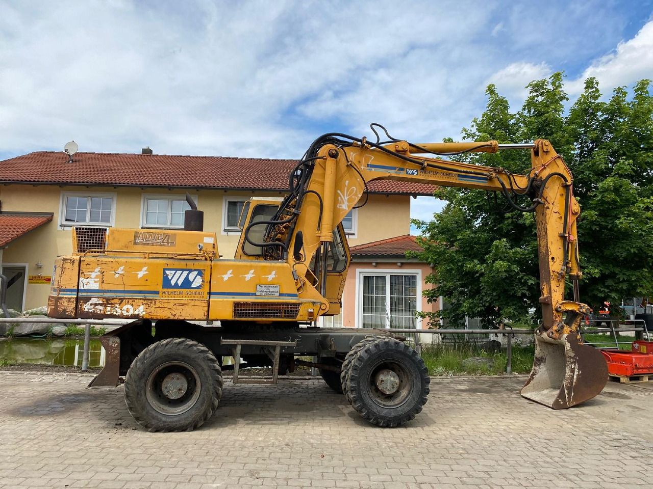 1992 Atlas AB 1604 wheel excavator side view 1992 Atlas AB 1604 wheel excavator side view