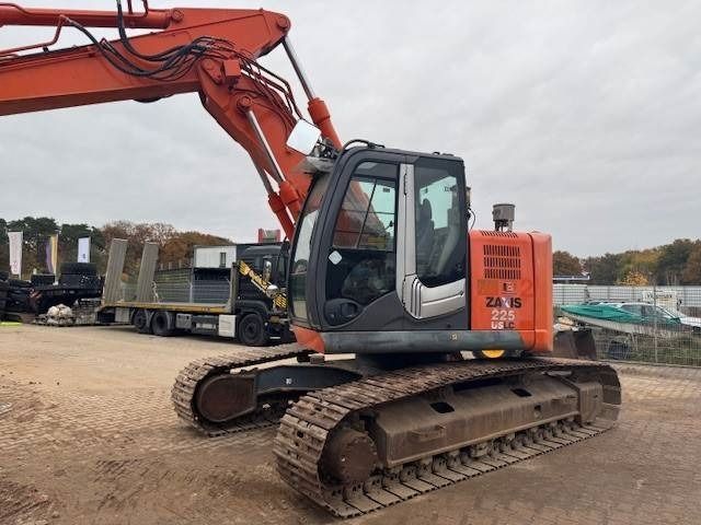 2011 Hitachi Zaxis 225 US LC crawler excavator side view 2011 Hitachi Zaxis 225 US LC crawler excavator side view