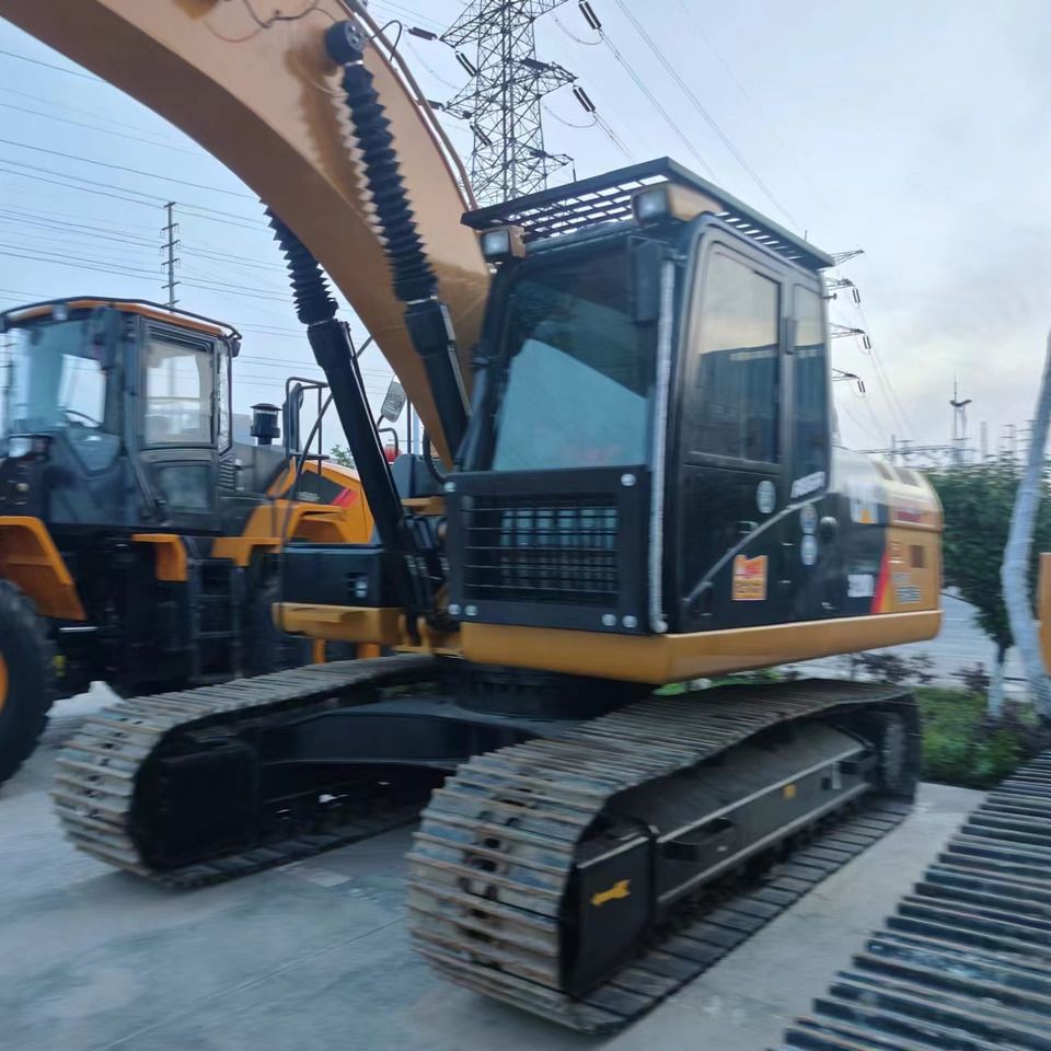 2025 Caterpillar 320D2 Raupenbagger, Front-Dreiviertelansicht 2025 Caterpillar 320D2 Raupenbagger, Front-Dreiviertelansicht