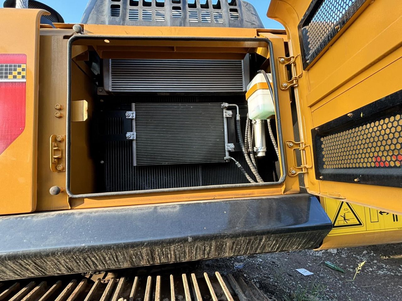 2022 Sany SY365H crawler excavator engine compartment view 2022 Sany SY365H crawler excavator engine compartment view
