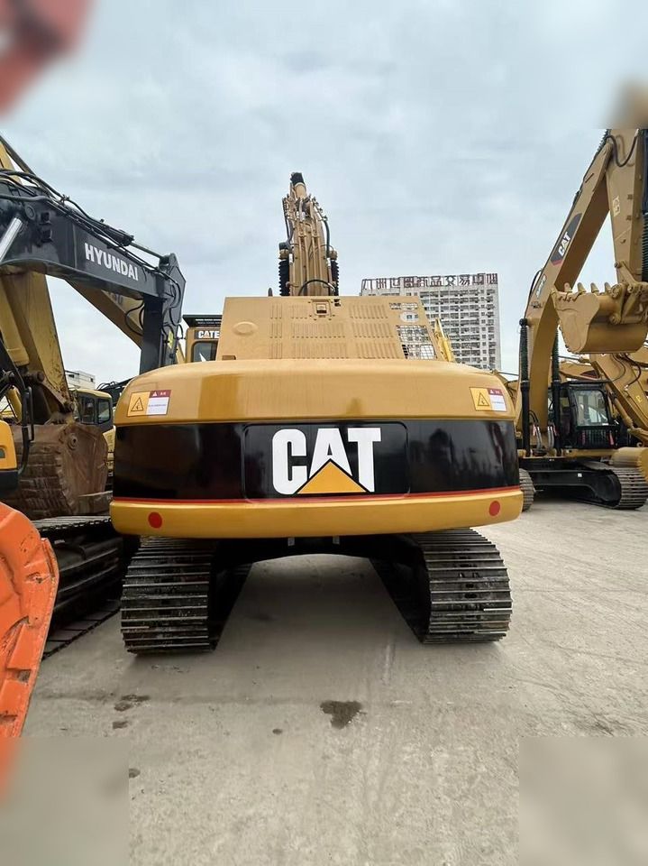 2025 Caterpillar 320C crawler excavator, rear view 2025 Caterpillar 320C crawler excavator, rear view