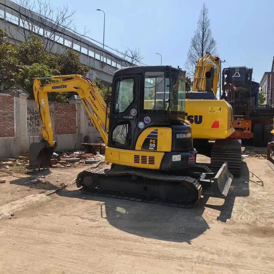 2016 Komatsu PC50MR-2 mini excavator, side view 2016 Komatsu PC50MR-2 mini excavator, side view