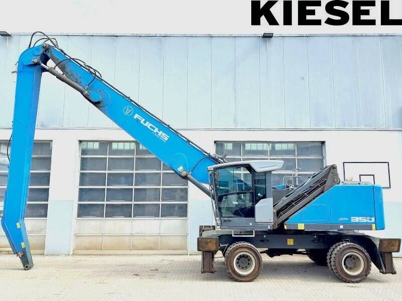 2017 Fuchs MHL350F material handler side view 2017 Fuchs MHL350F material handler side view