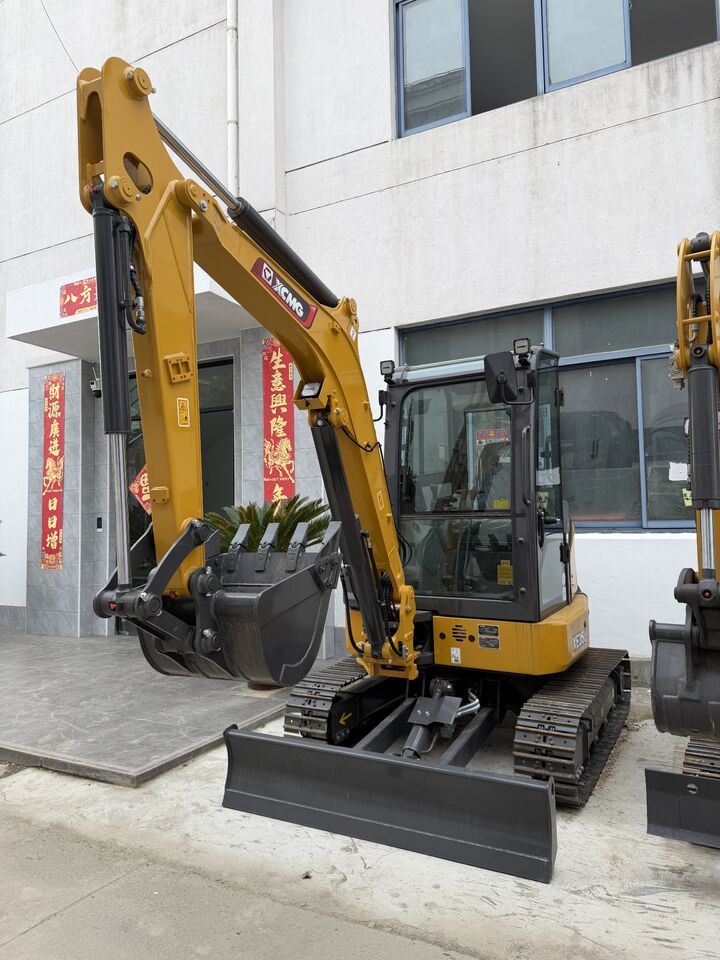 2026 XCMG SY35U mini excavator, front three-quarter view 2026 XCMG SY35U mini excavator, front three-quarter view