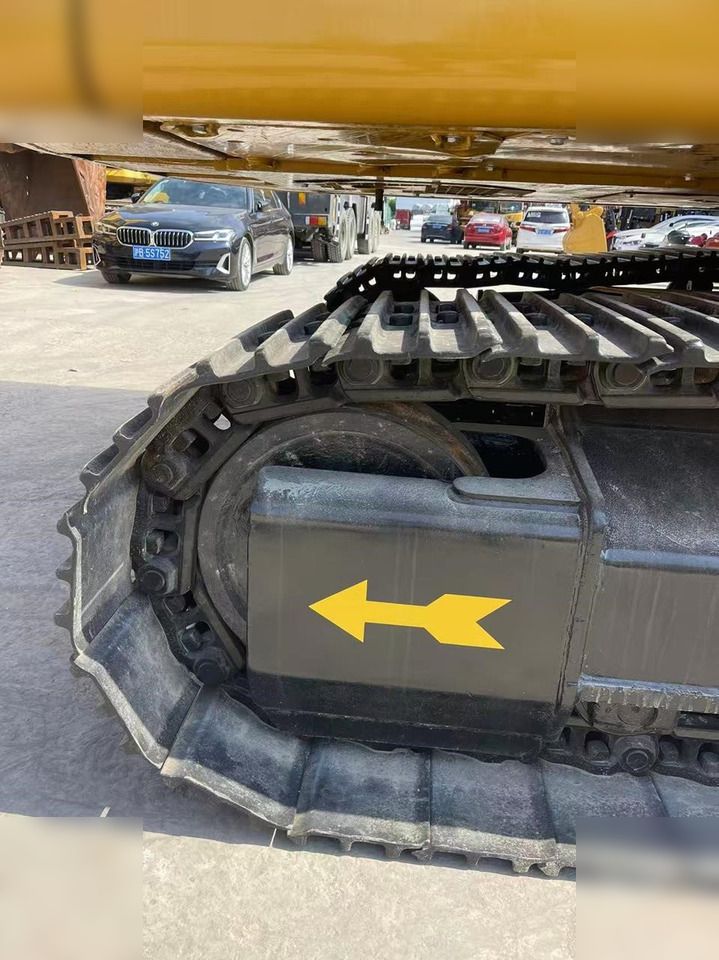 2024 Caterpillar 323 crawler excavator track detail 2024 Caterpillar 323 crawler excavator track detail