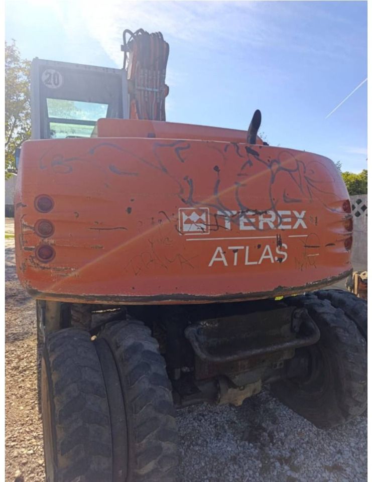 2006 Atlas 1305 wheel excavator rear view 2006 Atlas 1305 wheel excavator rear view