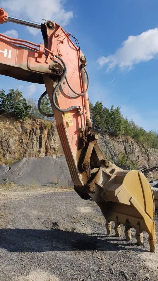 2011 Hitachi ZX470LCH-3 crawler excavator boom and bucket detail 2011 Hitachi ZX470LCH-3 crawler excavator boom and bucket detail