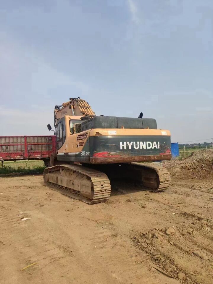2023 Hyundai R385LC-9T crawler excavator, rear three-quarter view