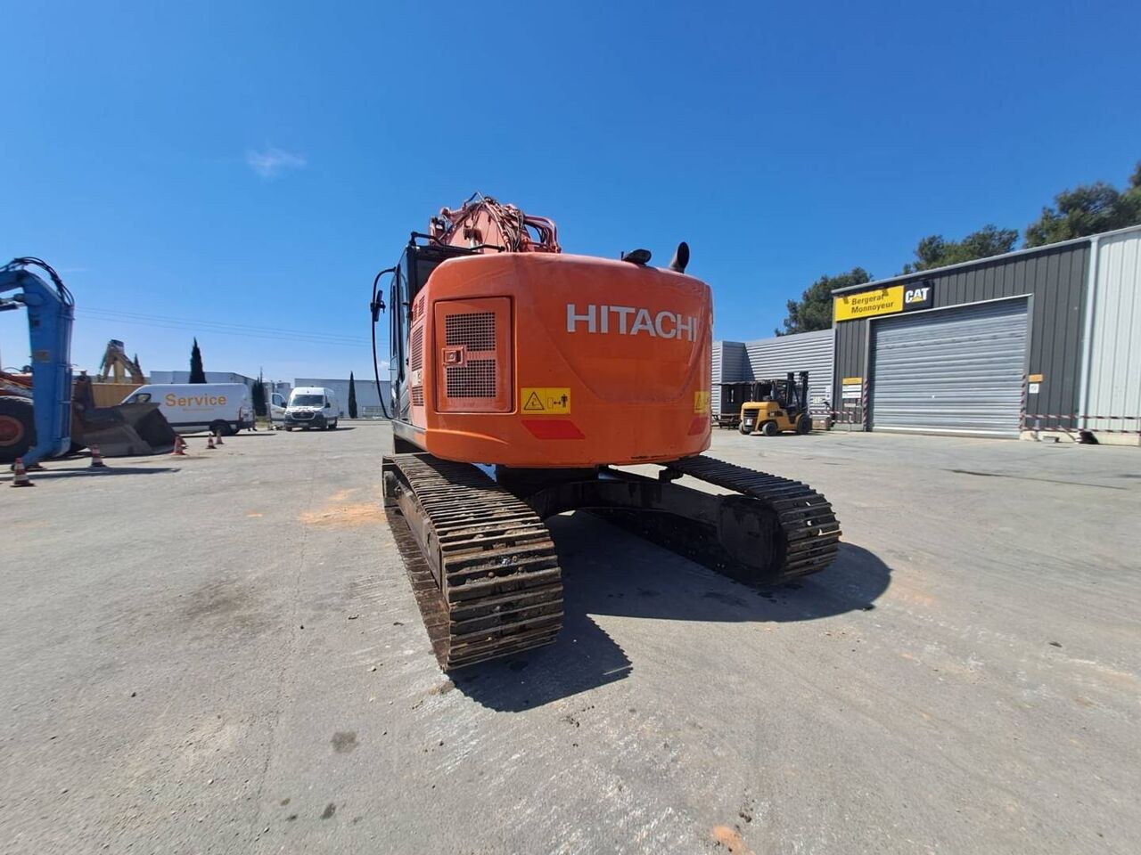 2018 Hitachi ZX225 crawler excavator, rear view 2018 Hitachi ZX225 crawler excavator, rear view