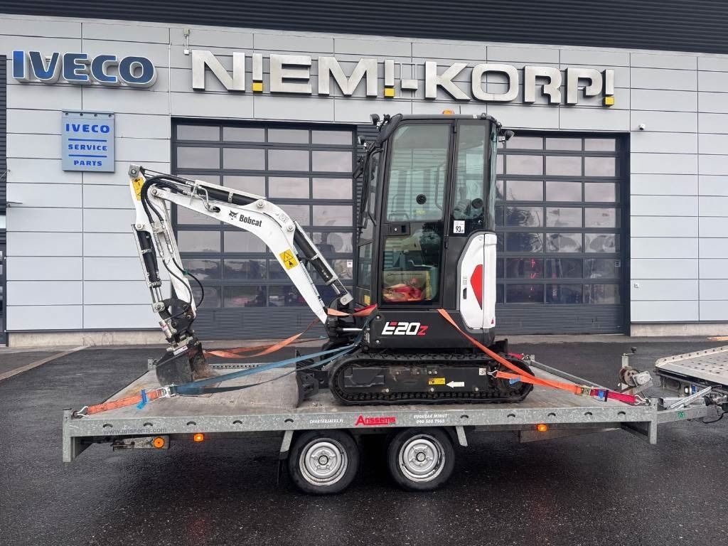 2021 Bobcat E20Z mini excavator, side view 2021 Bobcat E20Z mini excavator, side view