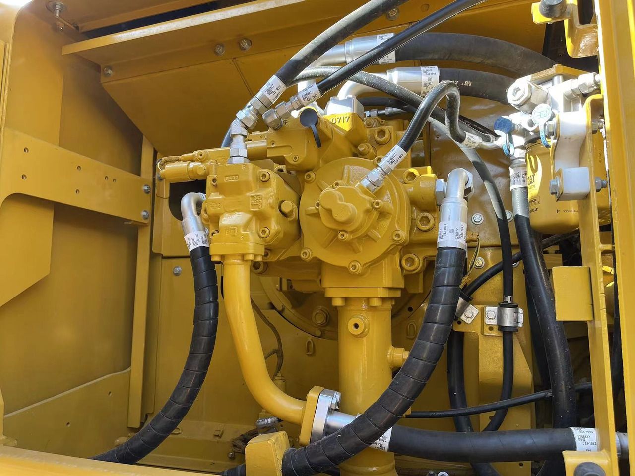 2023 Caterpillar 349D2L crawler excavator hydraulic pump view 2023 Caterpillar 349D2L crawler excavator hydraulic pump view