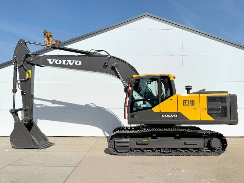 2025 Volvo EC210 crawler excavator side view 2025 Volvo EC210 crawler excavator side view