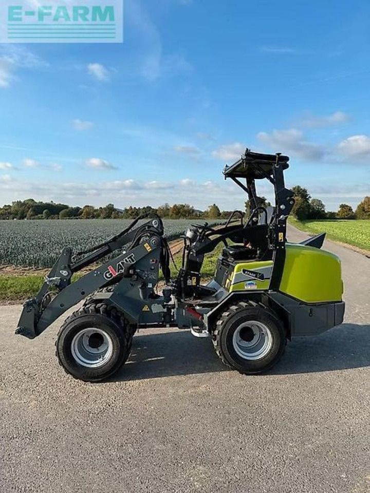 2023 Giant 306 mini excavator, side view 2023 Giant 306 mini excavator, side view