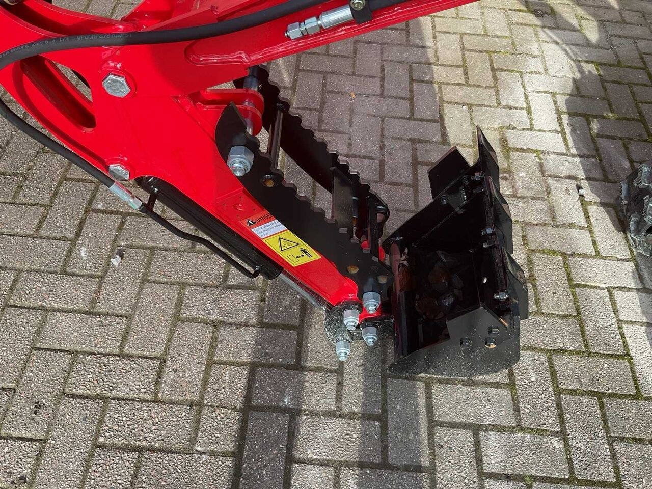 Vicsec VC13 mini excavator bucket and arm detail Vicsec VC13 mini excavator bucket and arm detail