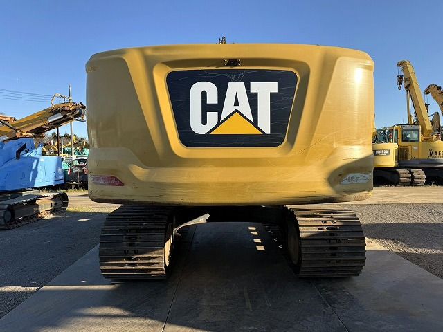 2018 Caterpillar 320-07B crawler excavator rear view 2018 Caterpillar 320-07B crawler excavator rear view