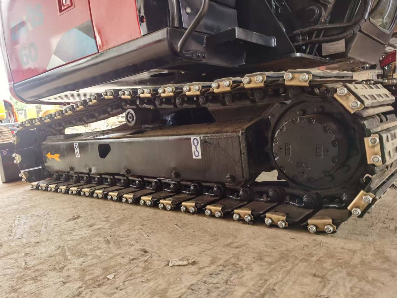 2014 Hitachi ZX60 mini excavator undercarriage view