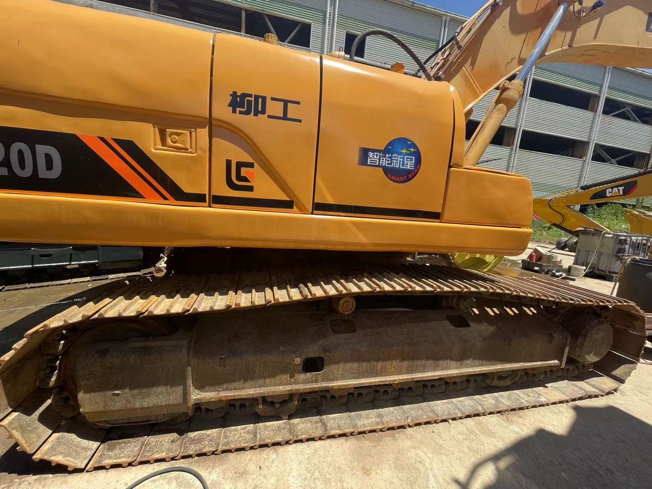 2020 LiuGong 920D crawler excavator side profile