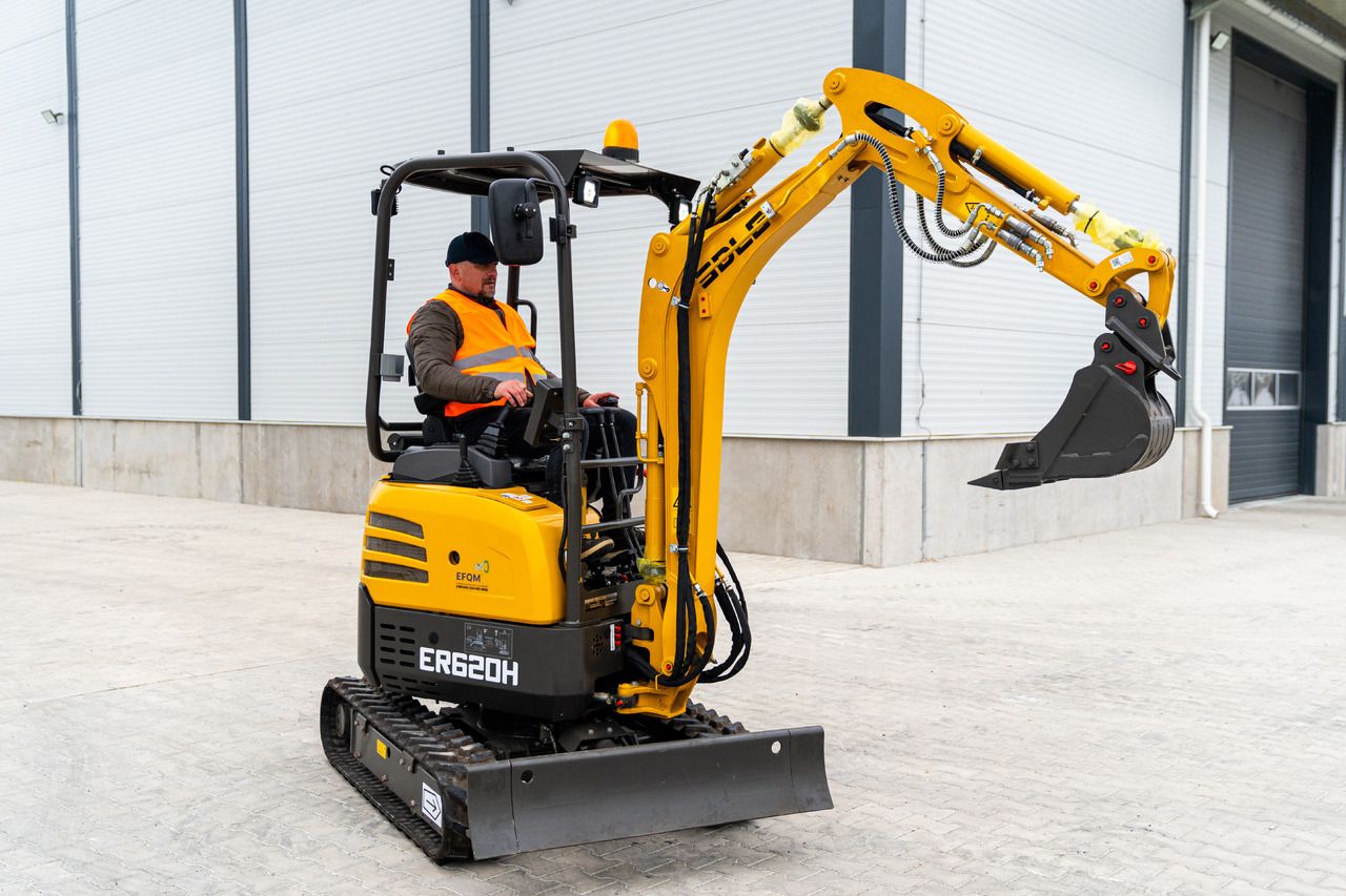 2025 SDLG ER620H crawler excavator, side view 2025 SDLG ER620H crawler excavator, side view
