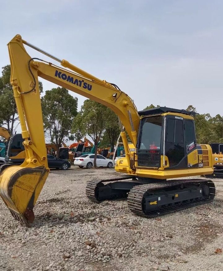 2019 Komatsu PC130 crawler excavator, side view 2019 Komatsu PC130 crawler excavator, side view