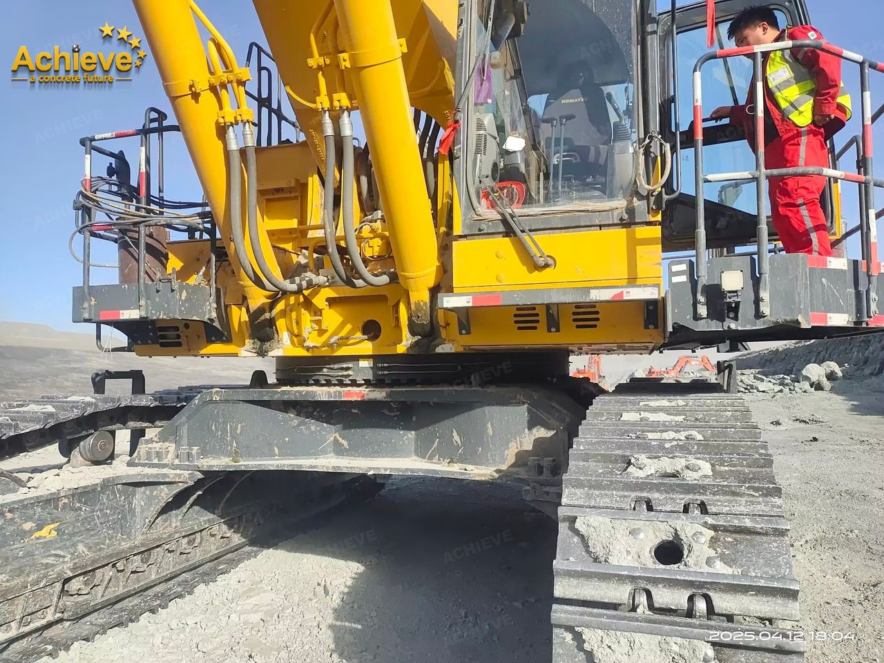 2022 Komatsu PC1250-11R crawler excavator side view 2022 Komatsu PC1250-11R crawler excavator side view
