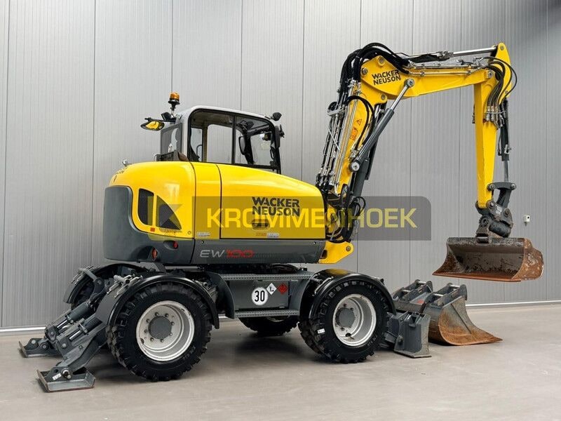 2021 Wacker Neuson EW100 wheel excavator side view 2021 Wacker Neuson EW100 wheel excavator side view