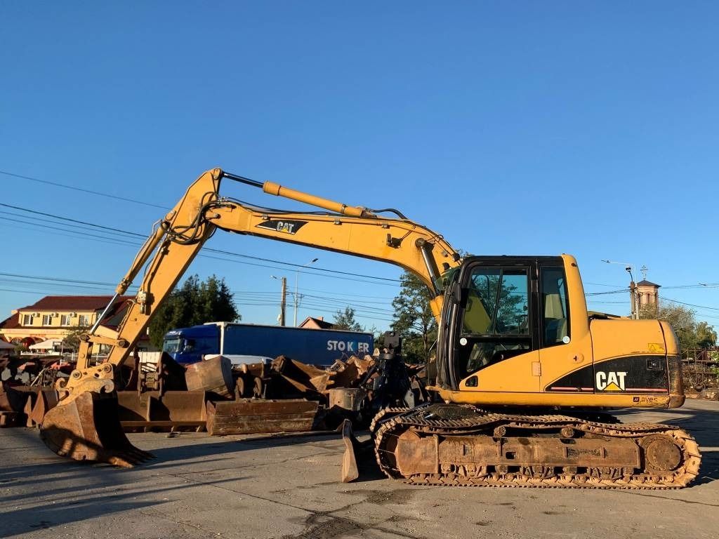 2005 Caterpillar 312CL crawler excavator, side view