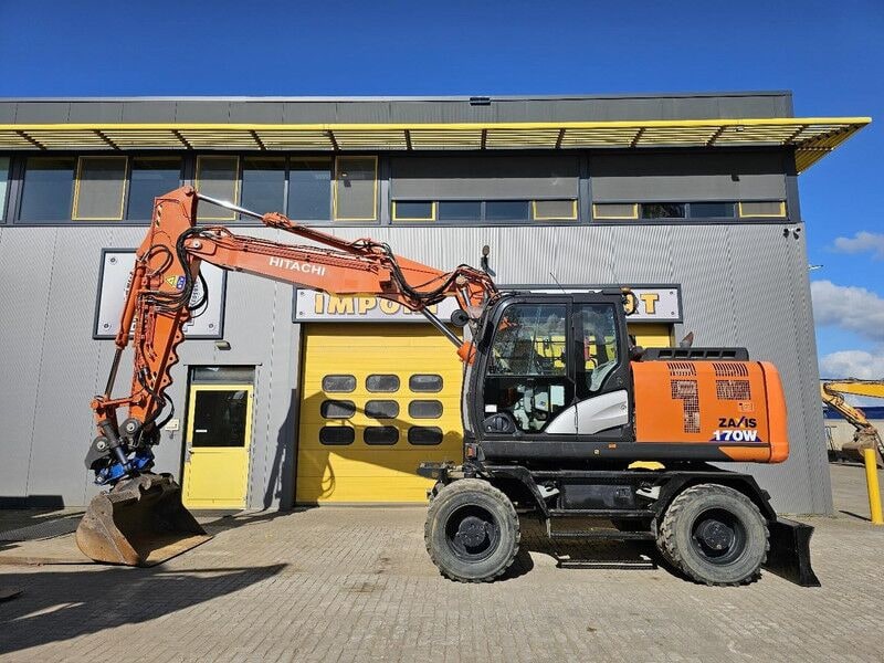 2019 Hitachi ZX170W-6 wheel excavator, side profile view 2019 Hitachi ZX170W-6 wheel excavator, side profile view