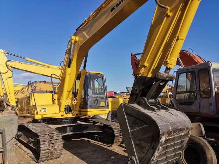 2023 Komatsu PC200-6 crawler excavator, front three-quarter view