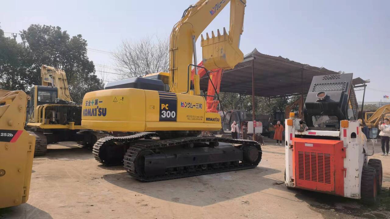 2011 Komatsu PC300-7 Crawler Excavator 2011 Komatsu PC300-7 Crawler Excavator