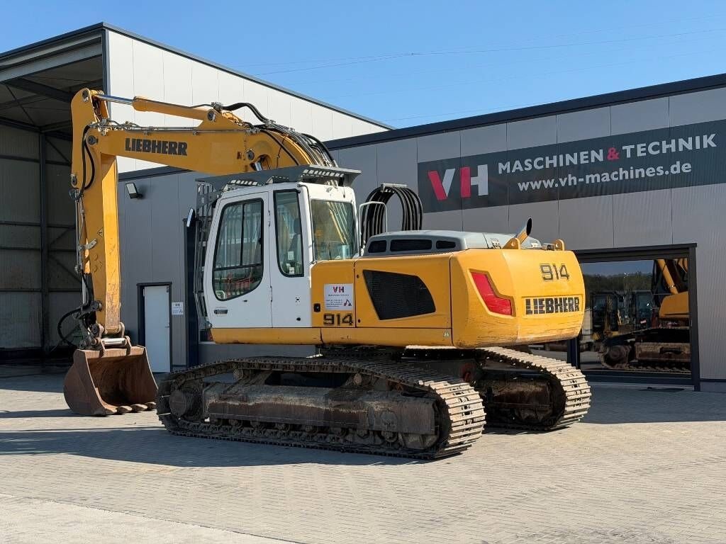 2008 Liebherr 914 crawler excavator, side view 2008 Liebherr 914 crawler excavator, side view