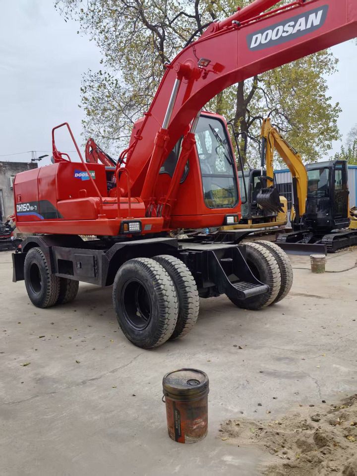 Escavatore Gommato Doosan DH150W-7