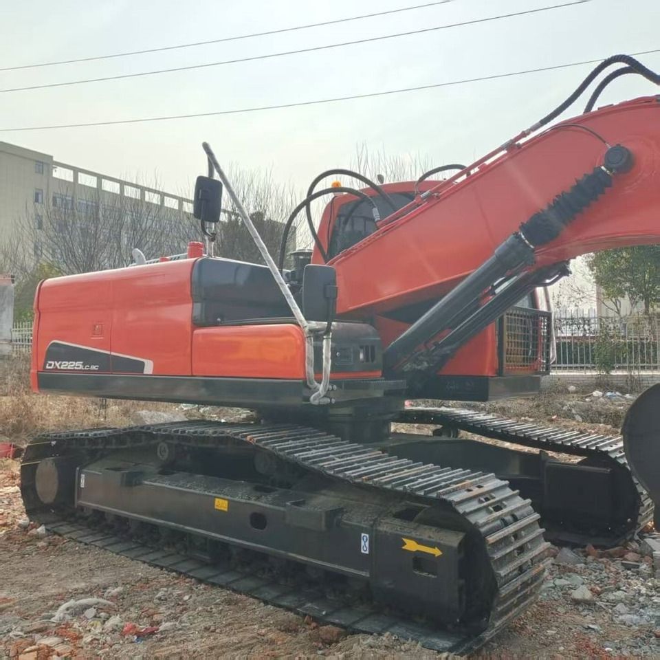 2023 Doosan DX225LC-9C excavator side view 2023 Doosan DX225LC-9C excavator side view