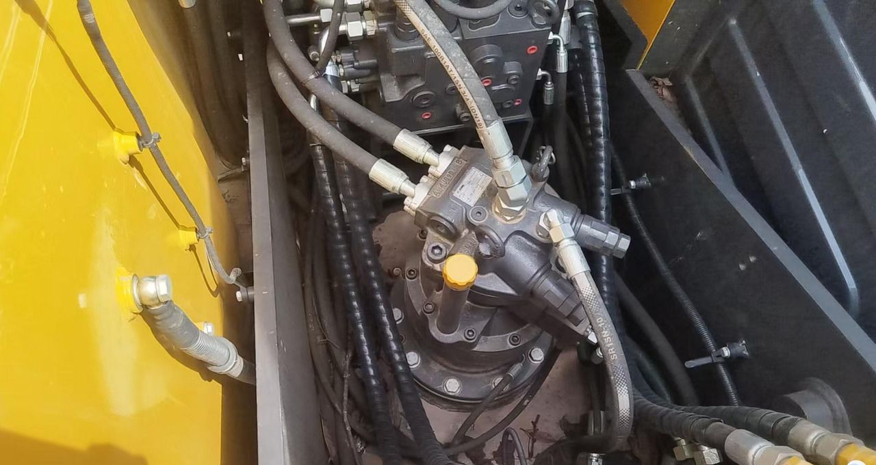 2024 XCMG XE135D crawler excavator hydraulic pump compartment 2024 XCMG XE135D crawler excavator hydraulic pump compartment