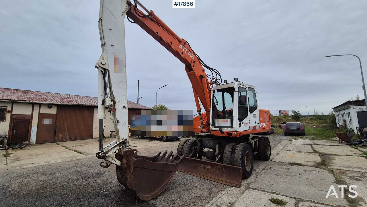 1995 Atlas 1404 wheel excavator, front three-quarter view