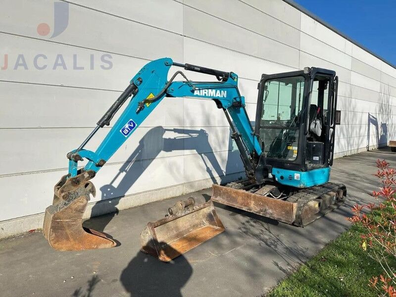 2017 Airman AX26U-6A CR mini excavator side view